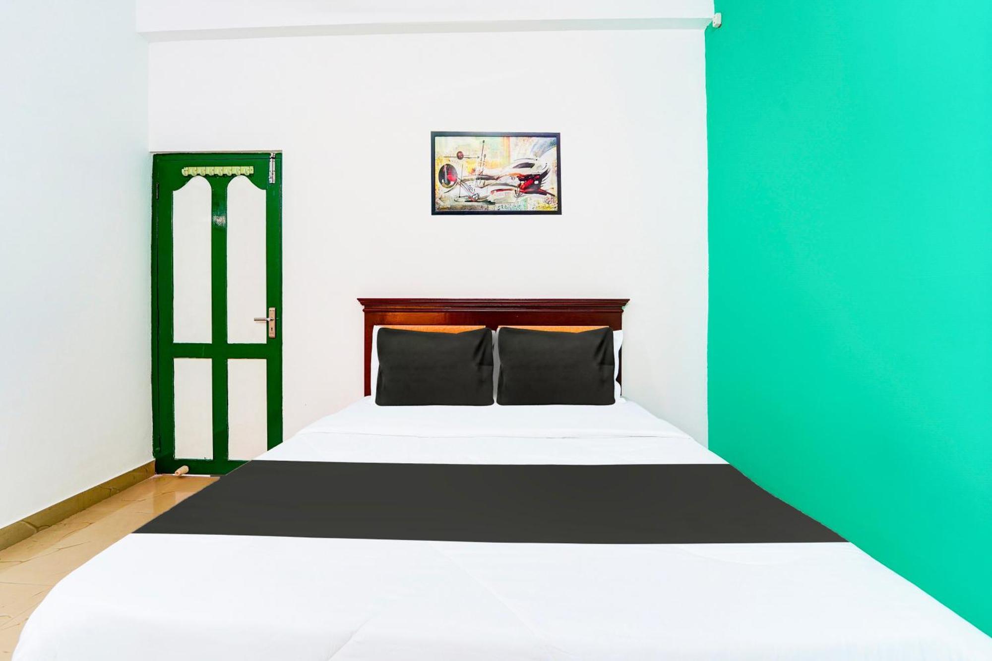 Super Hotel O Vennala Near Palarivattom Kochi Bagian luar foto