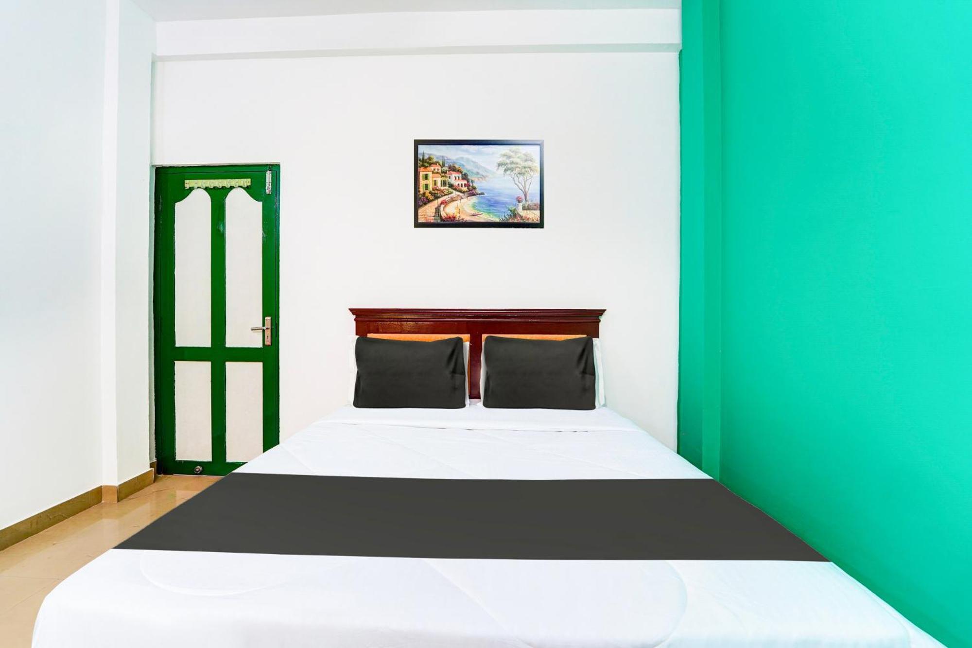 Super Hotel O Vennala Near Palarivattom Kochi Bagian luar foto